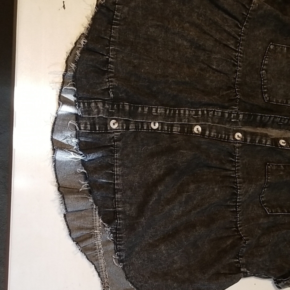 Stylish Black Denim Shirt - Picture 5 of 6